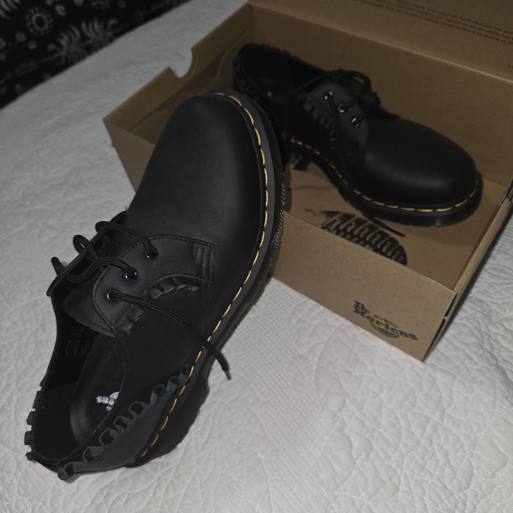 Dr. Martens Black Leather Shoes Never Worn Can Be Dressed Up Or Down. - Picture 3 of 5